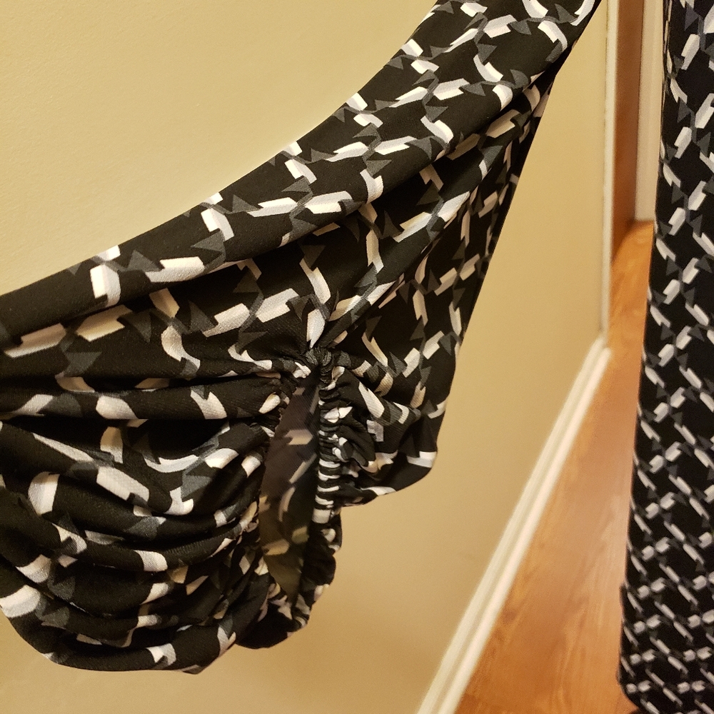 Dress - Picture 3 of 5